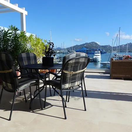 With Terrace For 4 People, Cleaning Included Olbia